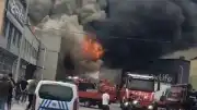 Konya'da Yatak Fabrikasında Çıkan Yangında Bir İtfaiye Eri Yaralandı