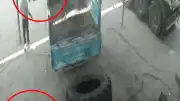 Siirt'te Traktör Lastiği Patladı: 2 İşçi Yaralandı