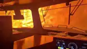 Kanada'da Orman Yangını Freight Train'i Kuşattı