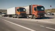 Konya Karapınar'da Kamyon ve Otomobil Çarpıştı: 1 Yaralı