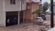 Bursa'nın Keles ve İnegöl ilçelerinde sağanak sele neden oldu: Evleri su bastı, çatı çöktü