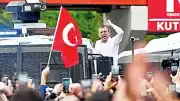 Özgür Özel, TOMA Üzerine Çıkarak Meclis'e Yürüdü