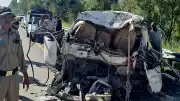 Pakistan'da Trafik Kazası: 17 Kişi Hayatını Kaybetti
