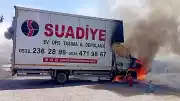 Ataşehir'de Park Halindeki Kamyonet Küle Döndü
