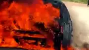 Bursa'nın Kestel İlçesinde Seyir Halindeki Otomobil Alev Aldı