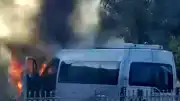 Diyarbakır'da Seyir Halindeki Minibüs Alev Alarak Küle Döndü