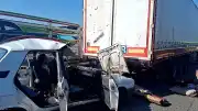 Osmaniye Düziçi'nde otomobilin tıra çarpması sonucu 5 kişi yaralandı