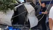 Adıyaman'da Trafik Kazası: Hafif Ticari Araç Elektrik Direğine Çarptı, 9 Yaralı