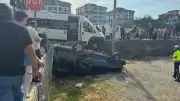 Bartın'da işçi servisi ile otomobil çarpıştı: Üç kişi yaralandı