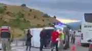 Erzincan-Erzurum Kara Yolunda Minibüs Devrildi: 16 Yaralı