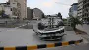 Hatay'da Trafik Kazası: 2 Kişi Hayatını Kaybetti, 3 Kişi Yaralandı