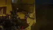 Küçükçekmece'de Balkonları Çöken Bina Tahliye Edildi