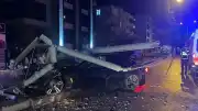 Karaman'da otomobil beton direğe çarptı: 2 yaralı