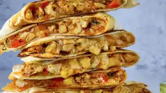 Ev Yapımı Tavuklu Quesadilla Tarifi
