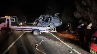 Adana'da Trafik Kazası: 2 Kişi Hayatını Kaybetti, 3 Yaralı