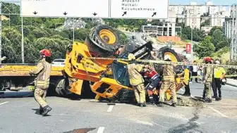 Küçükçekmece'de İş Makinesi Faciası: Sürücü Hayatını Kaybetti