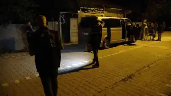 Malatya'da Ev Baskınında Bıçaklı Saldırı: Baba ve İki Oğlu Yaralandı
