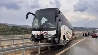 Aydın Kuyucak'ta Otobüs ile Otomobil Çarpıştı: 9 Yaralı
