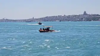 Üsküdar'da Denizde Görülen Kişi İçin Arama Çalışmaları Devam Ediyor