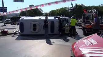 İstanbul'da İhbar Yerine Giden Ambulans Motosikletle Çarpıştı: 4 Yaralı