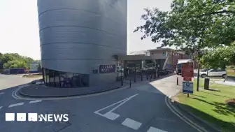 Surrey Üniversitesi'nde Bir Kişi Arbaletle Vuruldu: 21 Yaşında Bir Zanlı Gözaltında