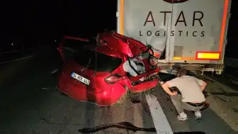 Edirne-Havsa Otoyolu'nda Otomobilin TIR'a Çarpması Sonucu 1 Kişi Hayatını Kaybetti