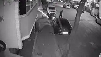 Esenyurt'ta Silahlı Çatışma: Çok Sayıda Araçta Kurşun İzi Tespit Edildi
