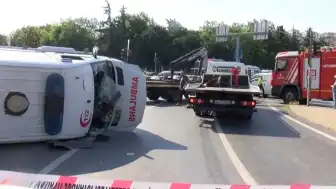 Kağıthane'de Ambulans ve Motosiklet Çarpıştı: 4 Yaralı