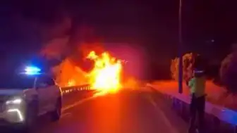 Esenyurt TEM Otoyolu'nda Tır Yangını: Trafik Kontrollü Sağlandı