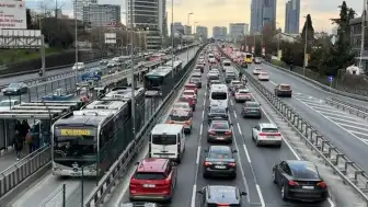 İstanbul'da Trafik Durumu: 28 Temmuz Salı Günü Yoğunluk Beklenen Bölgeler ve Güzergahlar