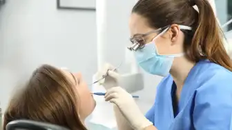 Diş Hekimliği Eğitiminde Klinik Yetersizlik İddiaları: Denetim ve Kontenjan Vurgusu