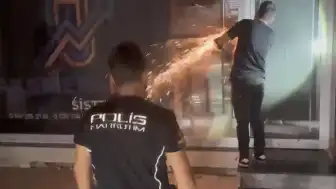 Mersin'de İş Yerinde Yapılan Operasyonda 2 Milyon 296 Bin Sentetik Ecza Hap Ele Geçirildi