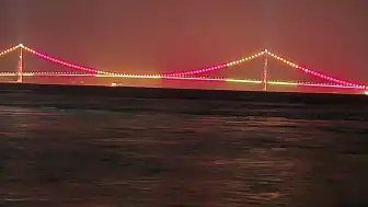 1915 Çanakkale Köprüsü Galatasaray'ın Şampiyonluğu İçin Sarı-Kırmızıya Büründü