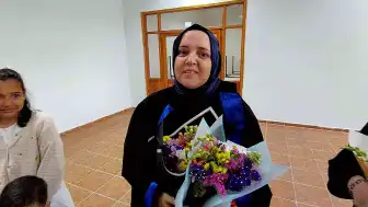 3 çocuk annesi Sibel Tuna, üniversiteyi okul birincisi olarak tamamladı