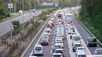 Anadolu Otoyolu Düzce Geçişinde Kurban Bayramı Dönüşünde Yoğun Trafik
