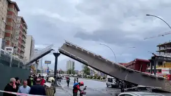 Ankara'da Damperi Açık Kamyon Üst Geçidi Yıktı: 3 Yaralı