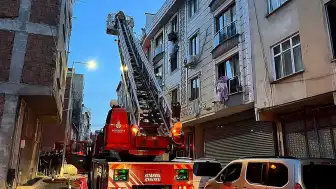 Bağcılar'da Apartman Dairesinde Yangın Çıktı