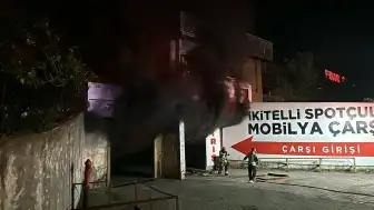 Başakşehir'de İş Yerinde Yangın: İtfaiye Ekipleri Müdahale Ediyor