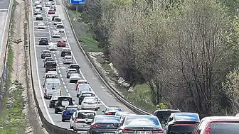 Bayram Tatilcilerinin Dönüşü Trafiği Durma Noktasına Getirdi