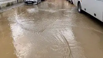 Bilecik'in Bozüyük İlçesinde Sağanak Hayatı Olumsuz Etkiledi