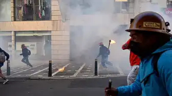 Bolivya'da Madenciler Protesto Ediyor: Ülke Genelinde Yollar Kapandı