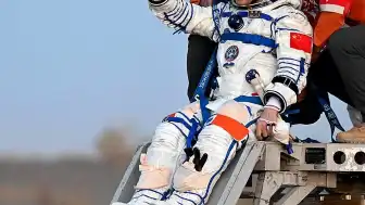 Çinli Astronotlar 210 Günlük Görev Sonrası Dünya'ya Döndü
