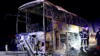Denizli'de Feci Kaza: Otobüs Bariyerlere Çarptı, Alev Aldı: 7 Ölü, 30 Yaralı