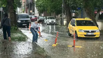 Edirne'de Şiddetli Sağanak ve Dolu Yağışı Hayatı Felç Etti
