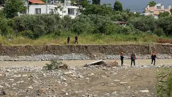 Hatay'da Sel Sularına Kapılan 2 Gencin Aranması Sürüyor