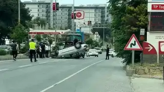 Hatay'da Trafik Kazası: Otomobil Refüje Çarptı, Sürücü Yaralandı