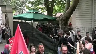 İstanbul Bilgi Üniversitesi'nin Kapatılmasına Öğrencilerden Tepki