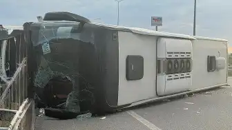 İstanbul-İzmir Otoyolu'nda Otobüs Kazası: 25 Yaralı