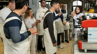 İzmir Meslek Fabrikası Halkapınar Kurs Merkezi Vakıflar'a Devredilen Bina Nedeniyle Kapandı: 780 Kişinin Eğitimi Sekteye Uğradı