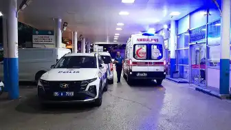 İzmir'de 6 Yaşındaki Çocuk, Servis Aracının Altına Kaçan Topu Alırken Hayatını Kaybetti